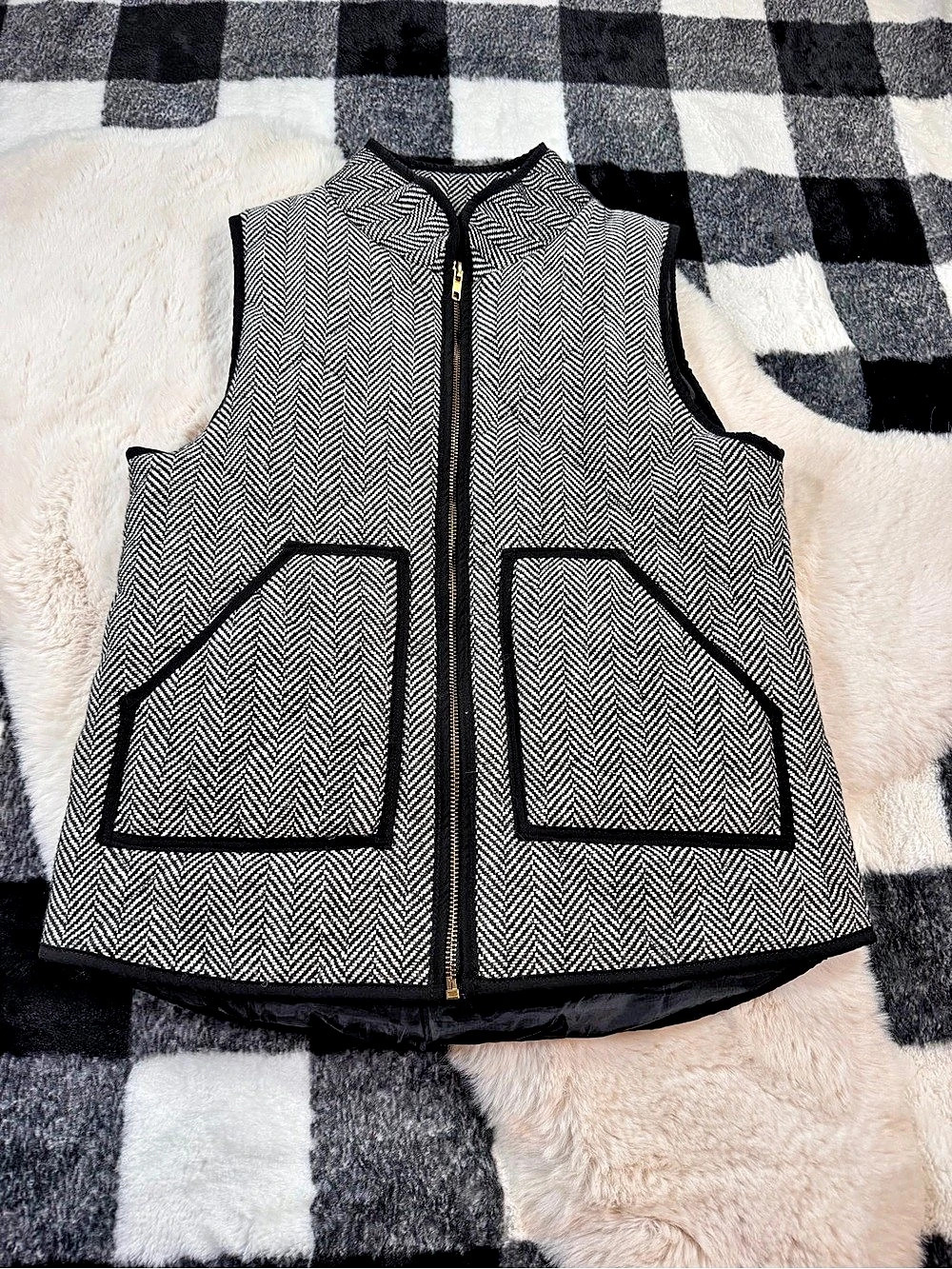 Merokeety Houndstooth Vest in Black & White/ quilted & lined. Like New Sz Small